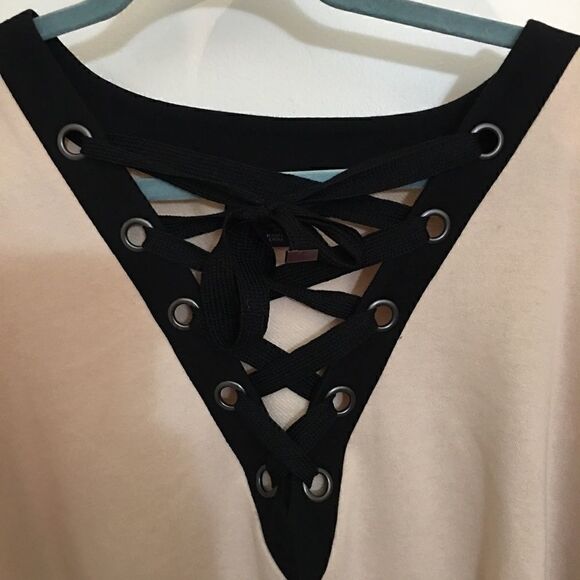 Romans Faux Fur lined Uni pocket arm hole poncho - Picture 3 of 8